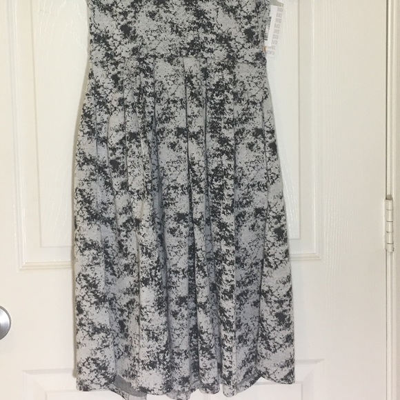 XS Amelia Dress by LuLaRoe - Picture 2 of 3